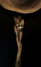 Carica l'immagine nel visualizzatore di Gallery, Wangari Scrunchie