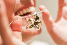 Carica l'immagine nel visualizzatore di Gallery, Collana Spilla Wangari