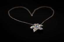 Carica l'immagine nel visualizzatore di Gallery, Collana Spilla Wangari