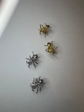 Carica l&#39;immagine nel visualizzatore di Gallery, Ants Earring
