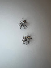 Carica l&#39;immagine nel visualizzatore di Gallery, Ants Earring
